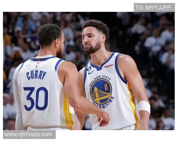 克莱汤普森的篮球传奇之路与勇士队的辉煌时刻回顾 克莱汤普森的篮球传奇之路与勇士队的辉煌时刻回顾